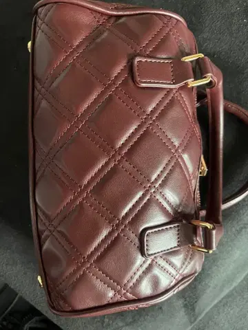 버건디 퀼팅 숄더백