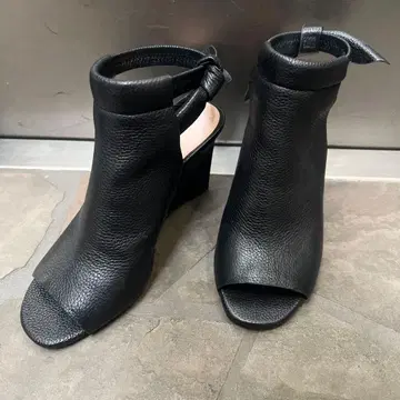 케이트 스페이드 블랙 오픈토 힐