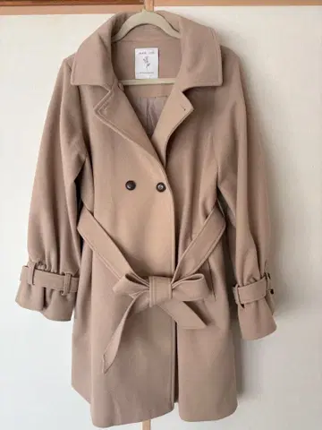 마제스틱 레곤 베이지 코트