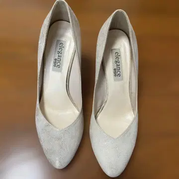 elegance 히미코의 화이트 실버 펌프스 8cm 힐