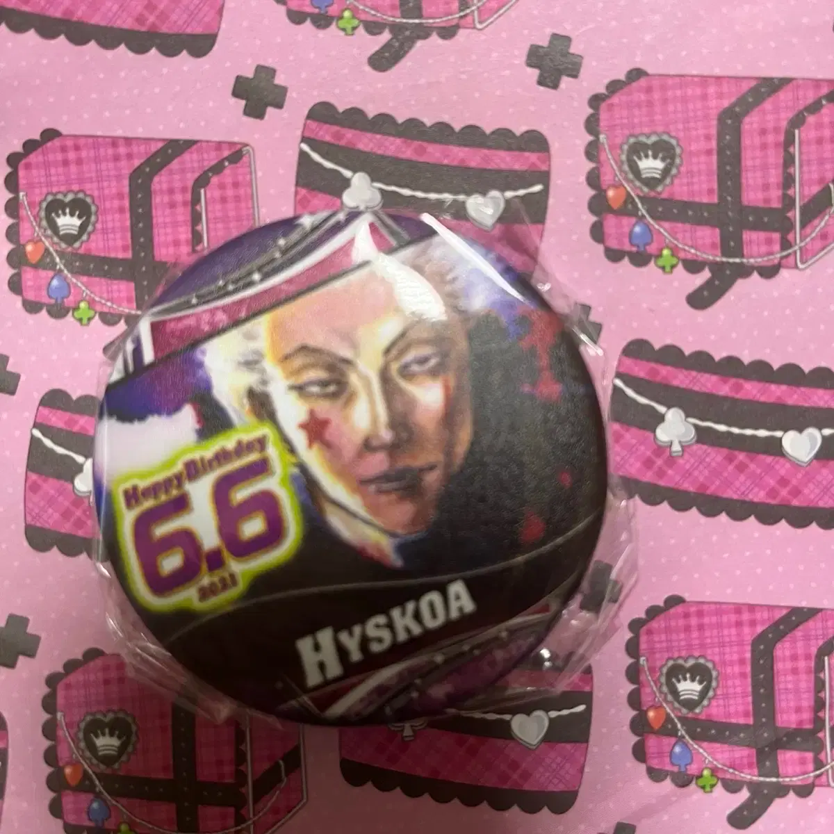 Hunter x Hunter Hisoka Birthday Pin Badge Sell