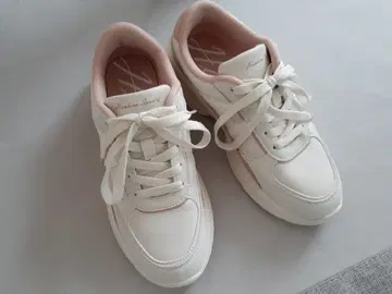 호킨스 화이트 스니커즈