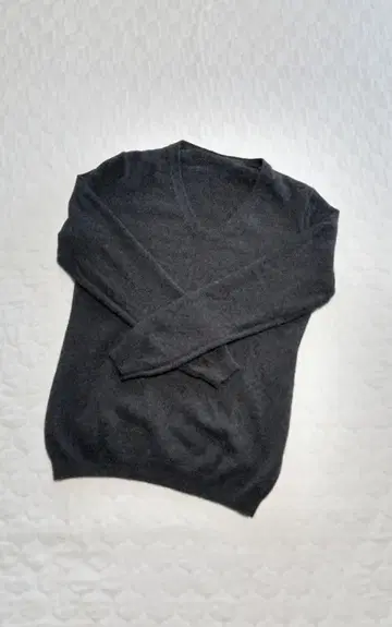 유니클로 캐시미어 스웨터 V넥 스웨터