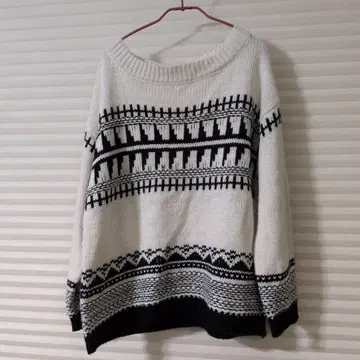 기하학 패턴 니트 스웨터 긴팔 화이트/블랙
