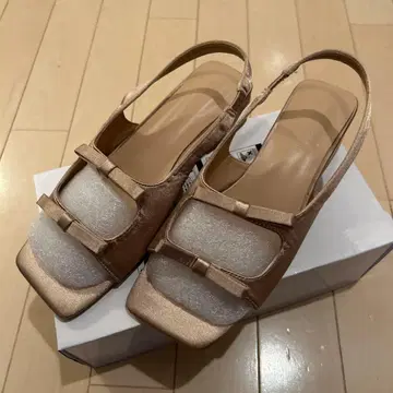 베이지 새틴 슬링백 샌들 힐 5cm