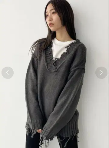 EMODA 오버 V넥 크러쉬 니트 그레이