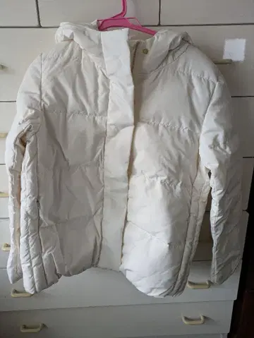 7-ID 컨셉 화이트 컬러 다운