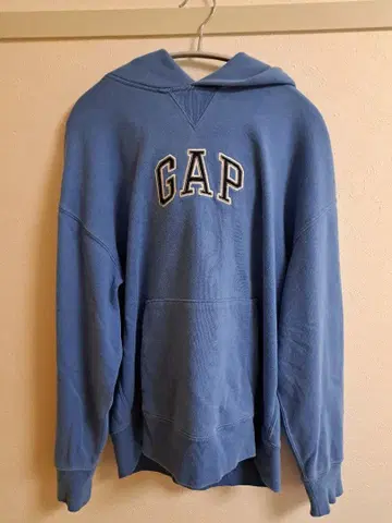 GAP 파랑 후드티 프론트 포켓 부착