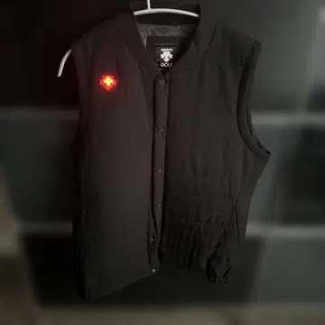 [한정 가격 인하] 데상트 골프 전동 베스트