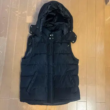 IENA 후드 부착 블랙 다운 베스트