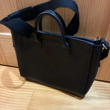 TIP Zone 고베의 브리프 케이스