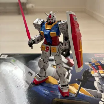 건담 완성품 리얼 그레이드 1/144