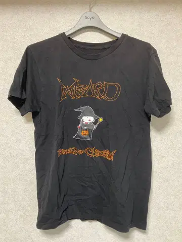 BURN OF CHICKEN 니콜 위자드 티셔츠