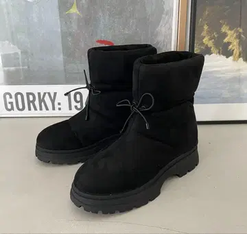 가격 인하 숏부츠 리본 스트링 블랙 Mal.레레레 23.5cm 새상품