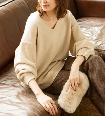 새상품급 NOBLE Ca/W 볼륨 소매 V 풀오버 캐시미어 혼방