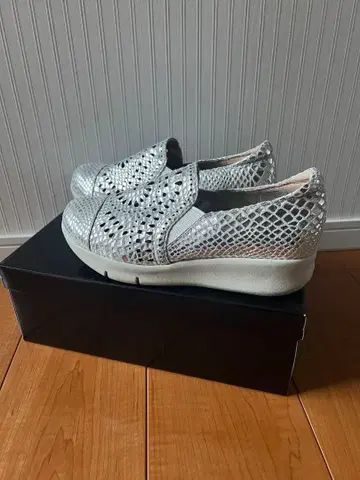 미스 쿄코 실버 메쉬 슬립온 24cm