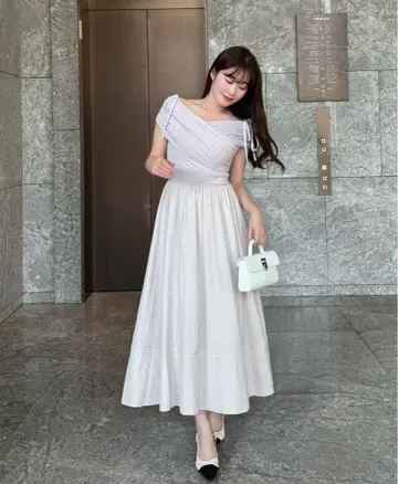 herlipto forher Gathered Bicolor Dress