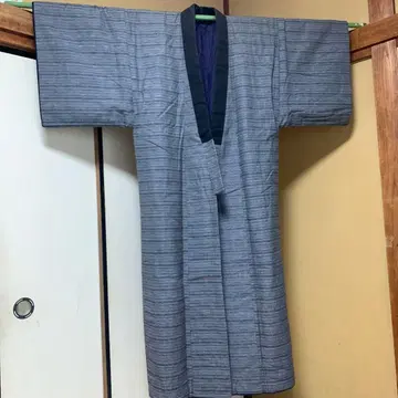 그레이 스트라이프 도테라 블랙 옷깃 면 혼방