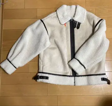 아이보리 보아 무스탕 코트