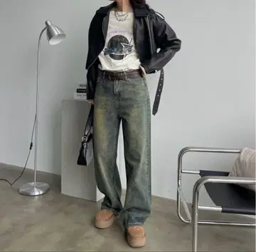 SNS에서 화제가 된 오로라 큐빅 장식 빈티지 루즈 데님 팬츠