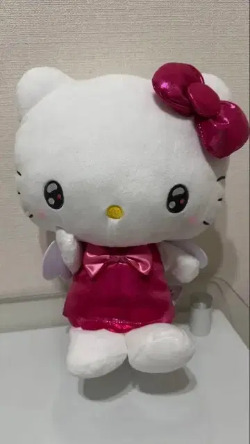 유니버 헬로키티 깃털 달린 봉제 인형