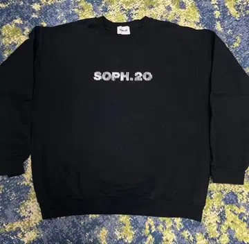 SOPH.20 블랙 맨투맨