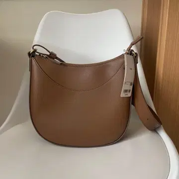 미사용 새상품 유니클로 레더 터치 원 핸들 백