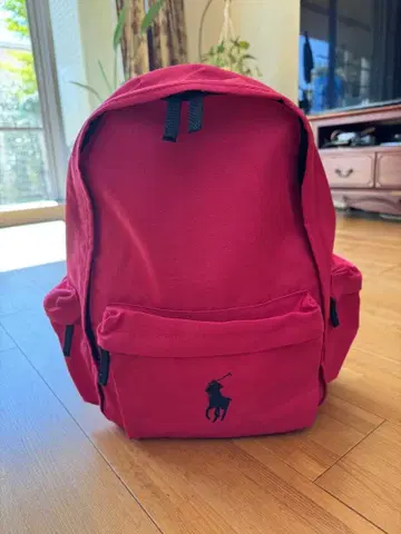 빨간색 백팩 폴로 로고 포함