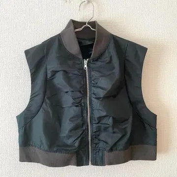 [폴린느 브로] 나일론 베스트 풀 집업 개더 슬리브리스 F