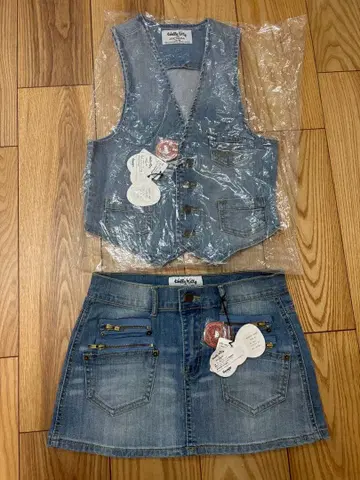 헬로키티 데님 셋업 M