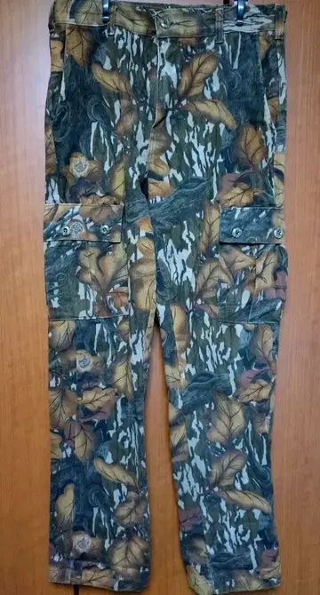 Mossy Oak 카모플라쥬 팬츠 (나뭇잎 패턴)