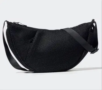 유니클로 라운드 숄더백 메쉬백 블랙