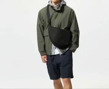 유니클로 라운드 숄더백 메쉬백 블랙