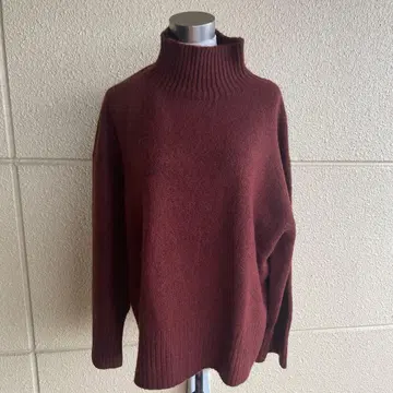 지나시스 백 슬릿 니트