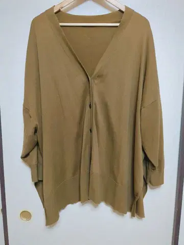 저널 스탠다드 카키 가디건