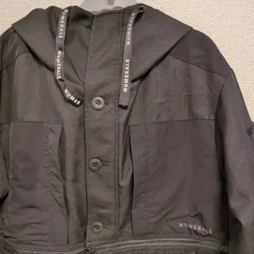 NUMERALS 블랙 2WAY 마운틴 후드티 & 코트