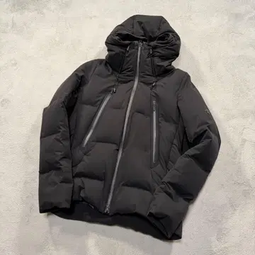 데상트 미즈사와 다운 DIA3670U 블랙 L 사이즈 다운 자켓