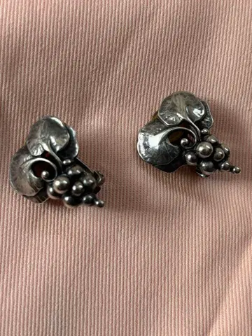 조지 젠슨 이어즈 클립