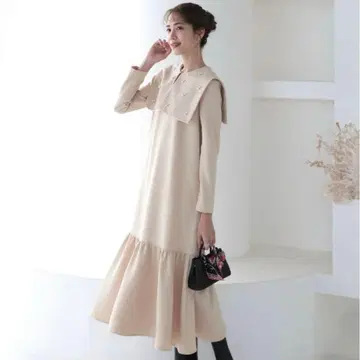 비쥬 장식 베이지 롱 원피스