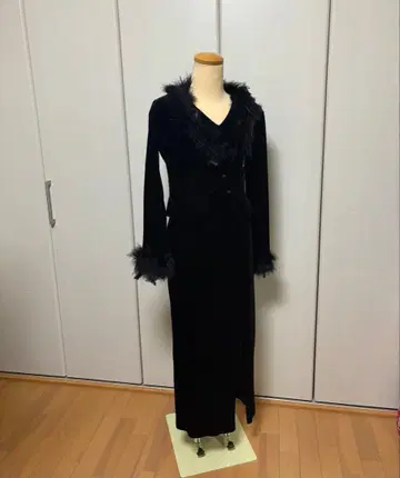 블랙 퍼 부착 롱 드레스 세트