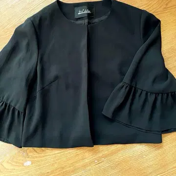 이긴. Ladylike 노카라 블랙 자켓 볼레로 결혼식