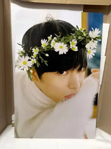 THE BOYZ 주연 BE YOUR OWN KING 아크릴 프레임