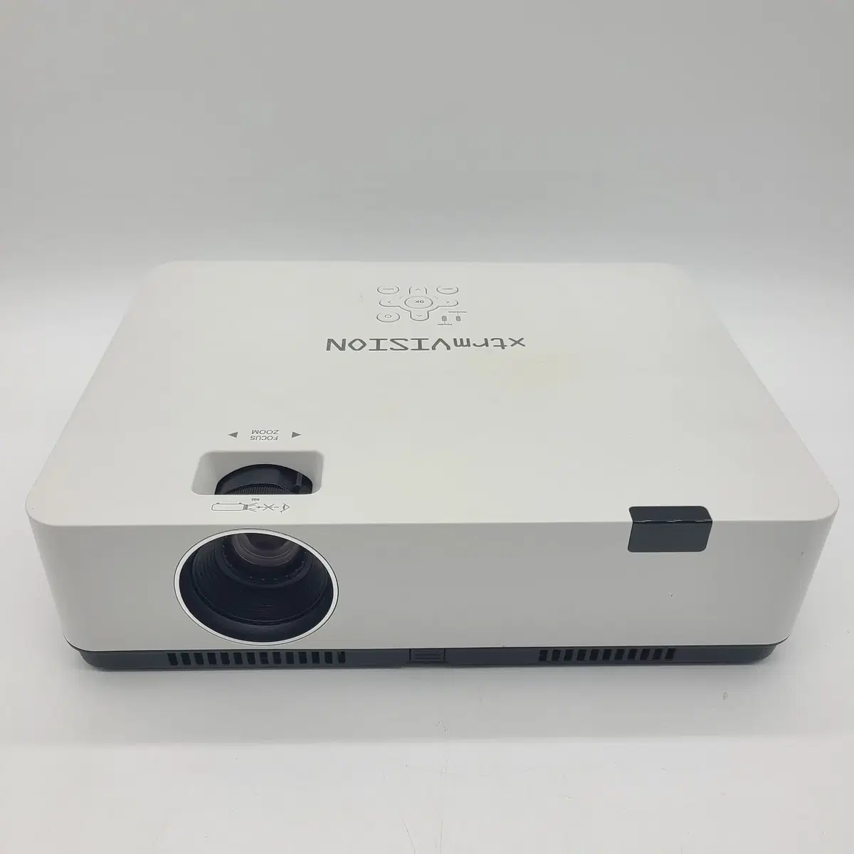 Hyosung ITX EV-500X 5000 Lumens XGA Used Projector