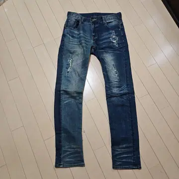 데미지 가공 인디고 블루 청바지