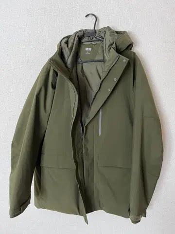 올리브색 후드 부착 자켓