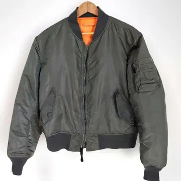새상품급 알파 MA-1 플라이트 자켓 모스그린 짧은 기장 M 사이즈
