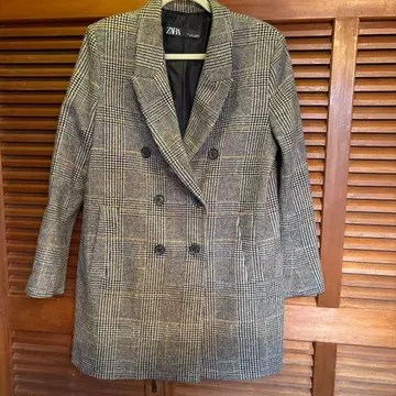 ZARA 체크 무늬 더블 브레스트 코트 L 사이즈