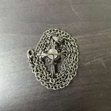 실버 크로스 모티브 목걸이