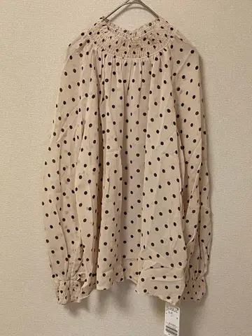시어 도트 셔링 블라우스 미사용 스픽 앤 스팬