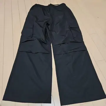 블랙 와이드 팬츠 사이드 포켓 포함